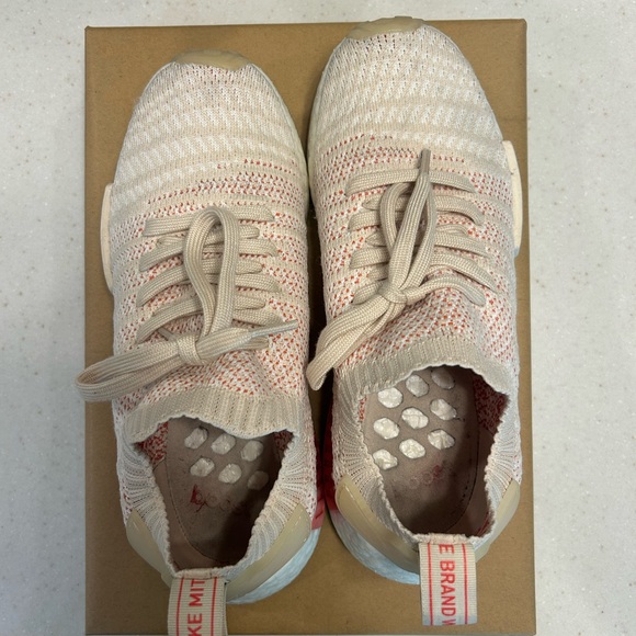 Adidas NMD R2 - Picture 2 of 4